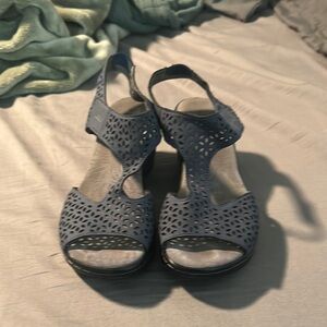 JBU Jambu Blue Sandals size 7  EUC